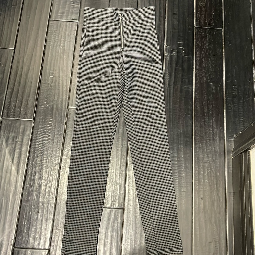 Garage black and grey checkers skinny pants